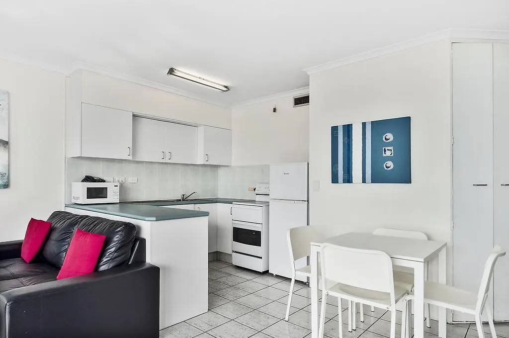 *** Aparthotel Surfers International Apartments Gold Coast Australia