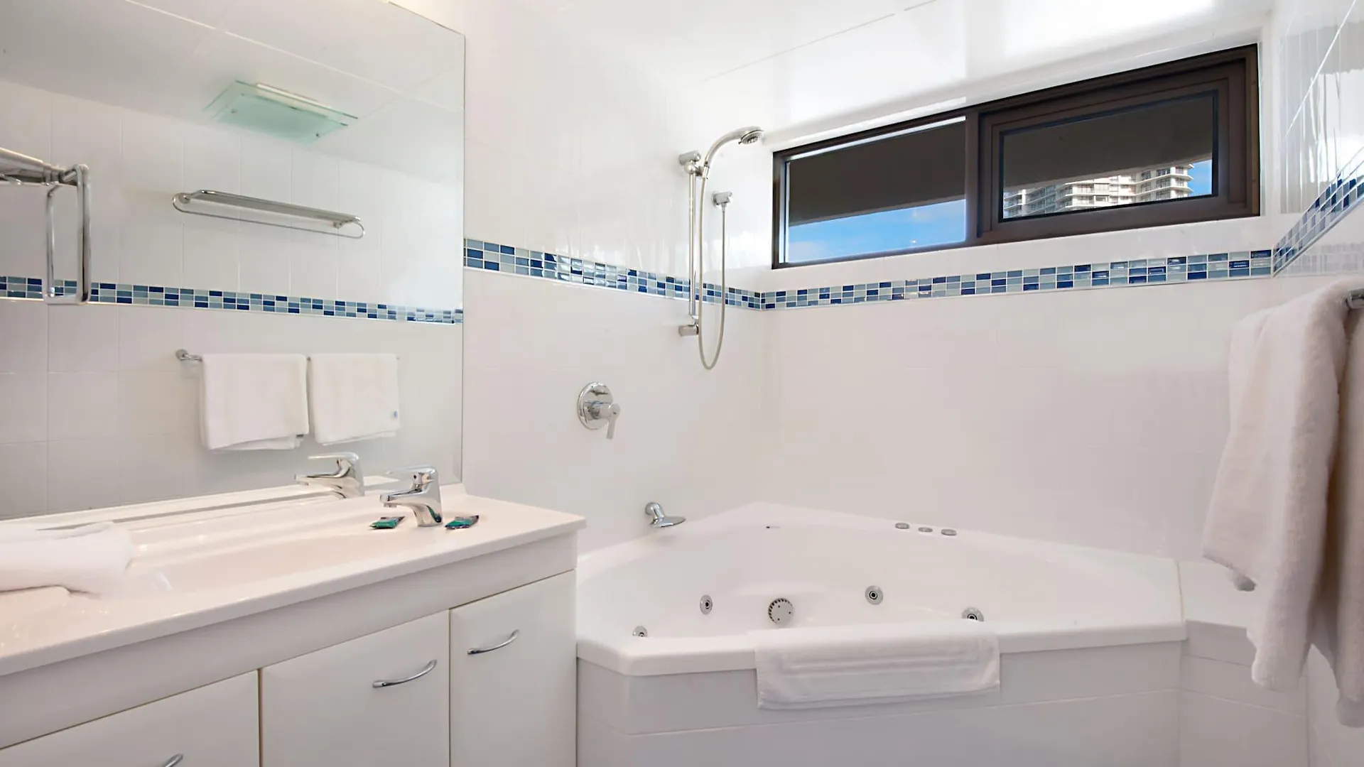 Surfers International Apartments Gold Coast Aparthotel